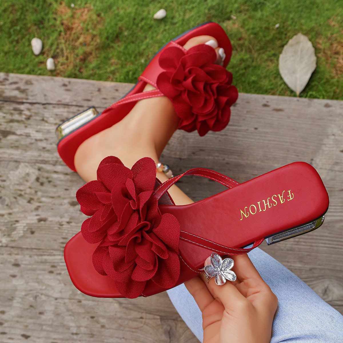 Red Flower Decorated Flip-flop - Summer Clothing Korea avis et prix